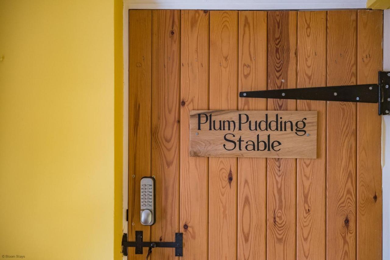 Plum Pudding Stables By Bloom Stays Фейвършам Екстериор снимка
